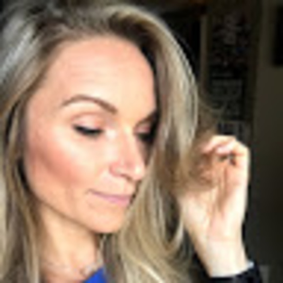 Meet your Posher, Adri does - Picture 1 of 1